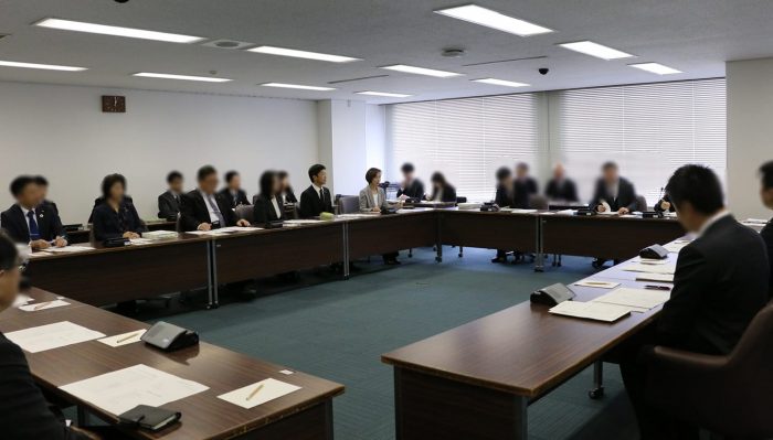 2月26日 枚方市議会令和2 年3月定例月議会が始まりました 終了後 予算特別委員会も開催され 予算審査のスケジュールについての説明がありました 奥野 みか